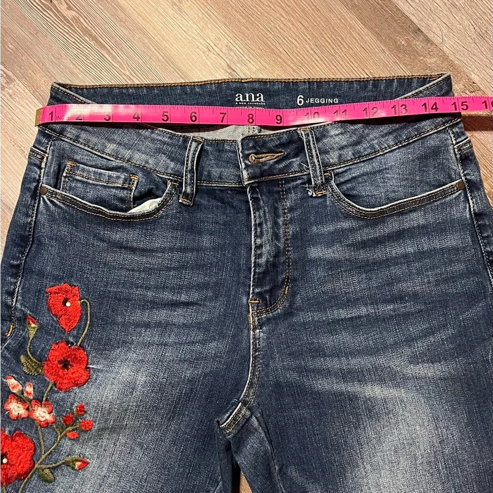 Embroidered Floral Women's Jeans red roses Ana JC Pennys size 6 jeggings - Picture 4 of 4